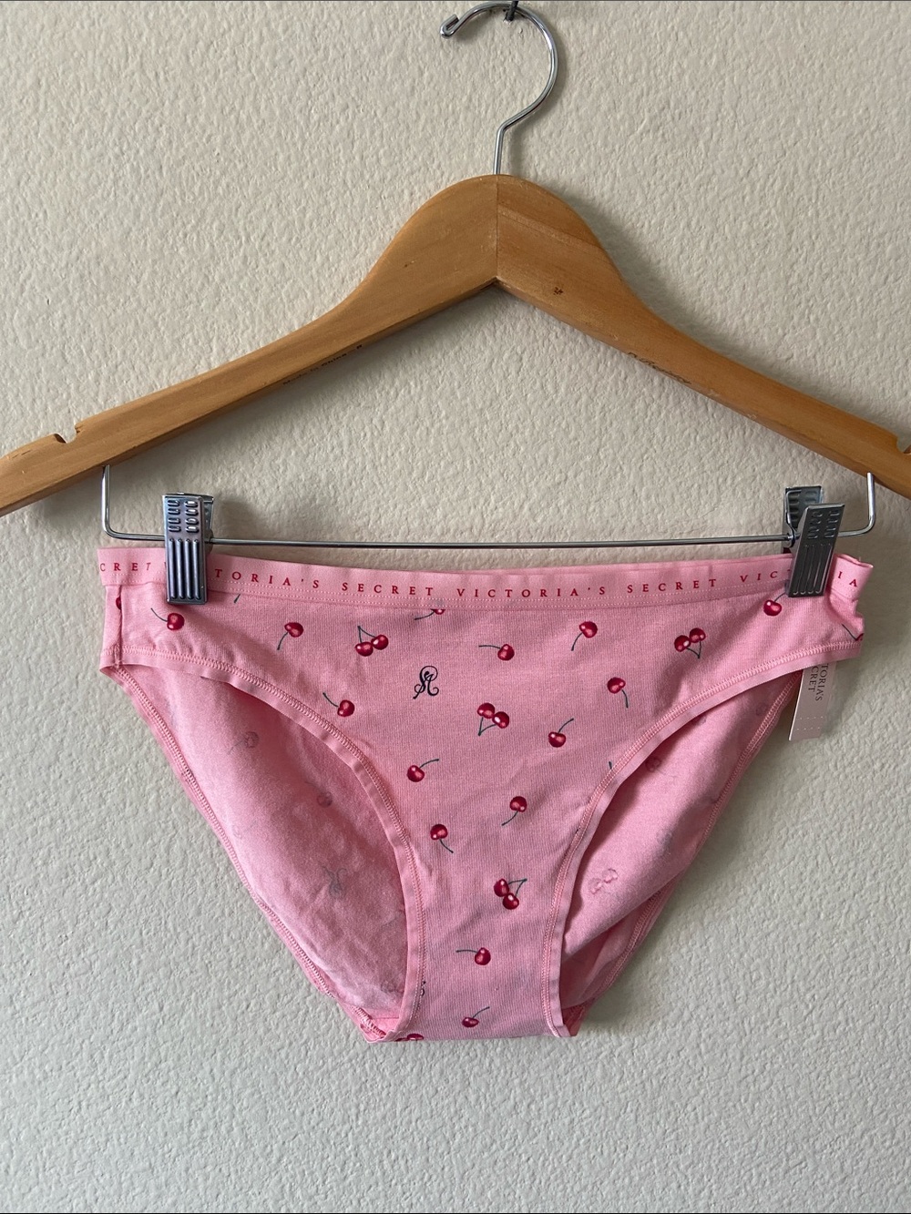 2/$20❤️❤️❤️NEW Victoria's Secret Peach Cherry Print Bikini Panties